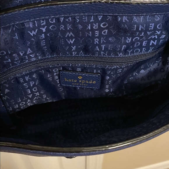 Kate Spade New York Clarke Street Anika leather shoulder bag in navy blue - Picture 8 of 14